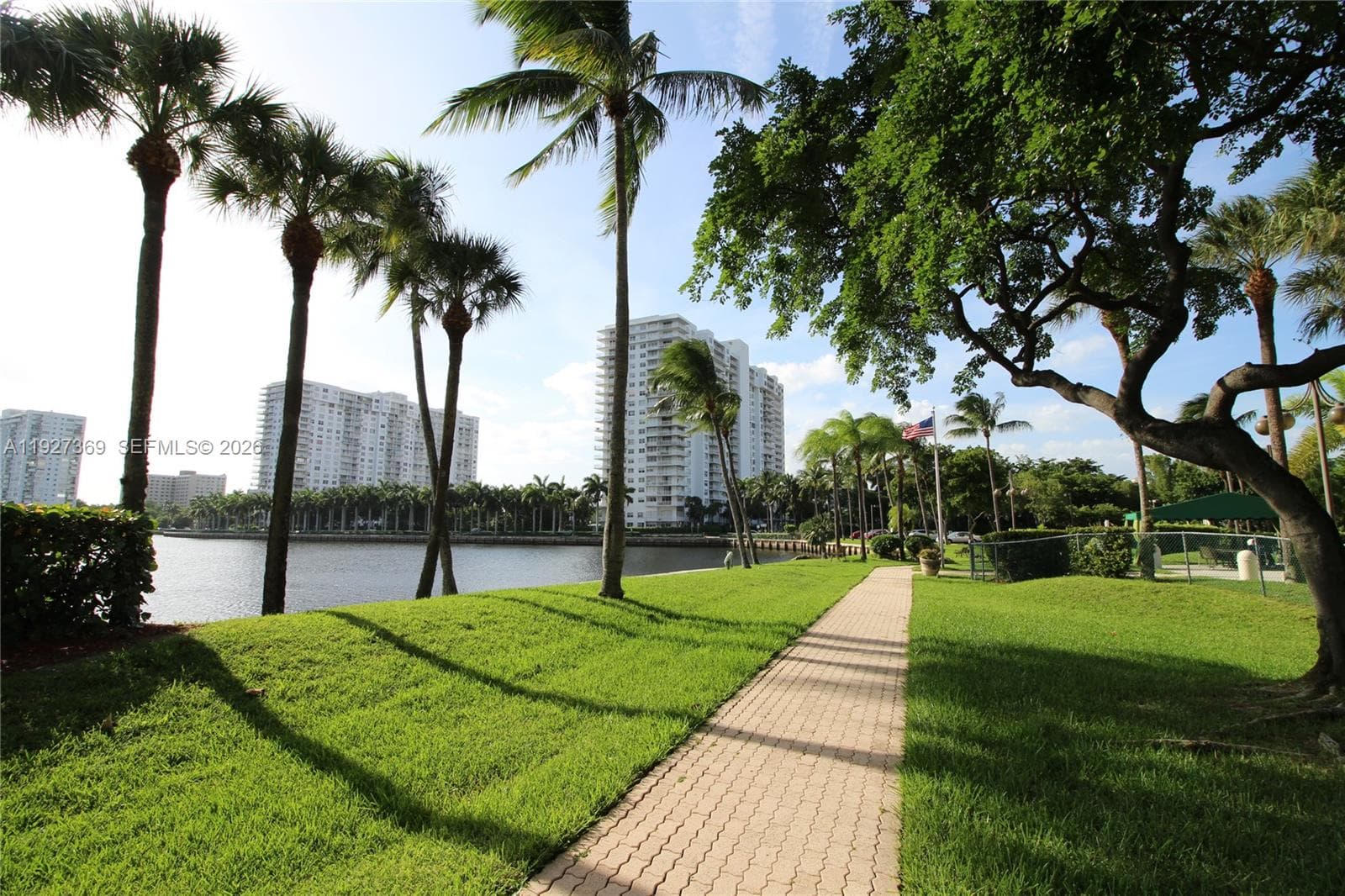 THE CLIPPER AT BISC COVE · #408 in Aventura - Photo 41