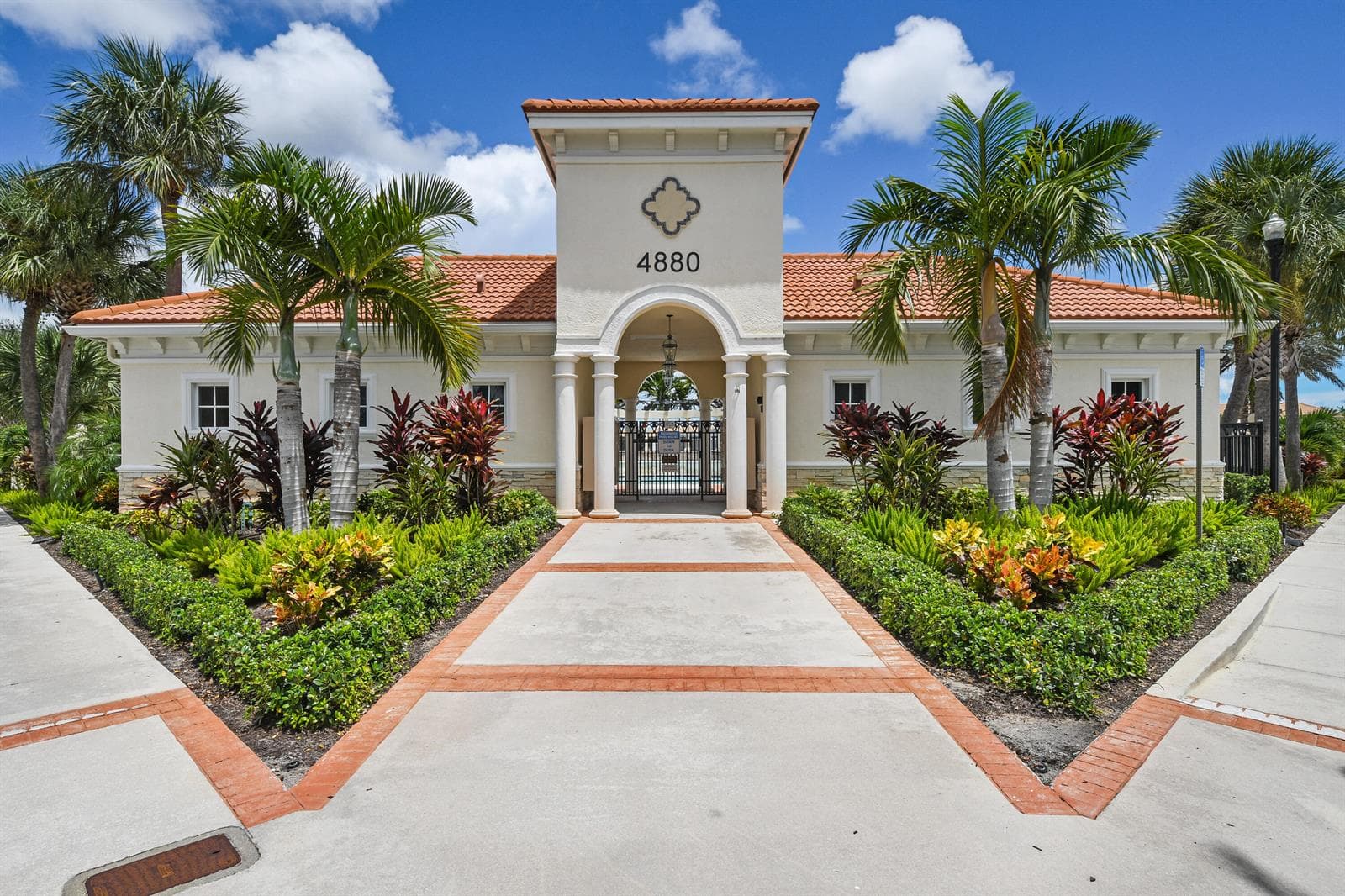 Paloma's Clubhouse