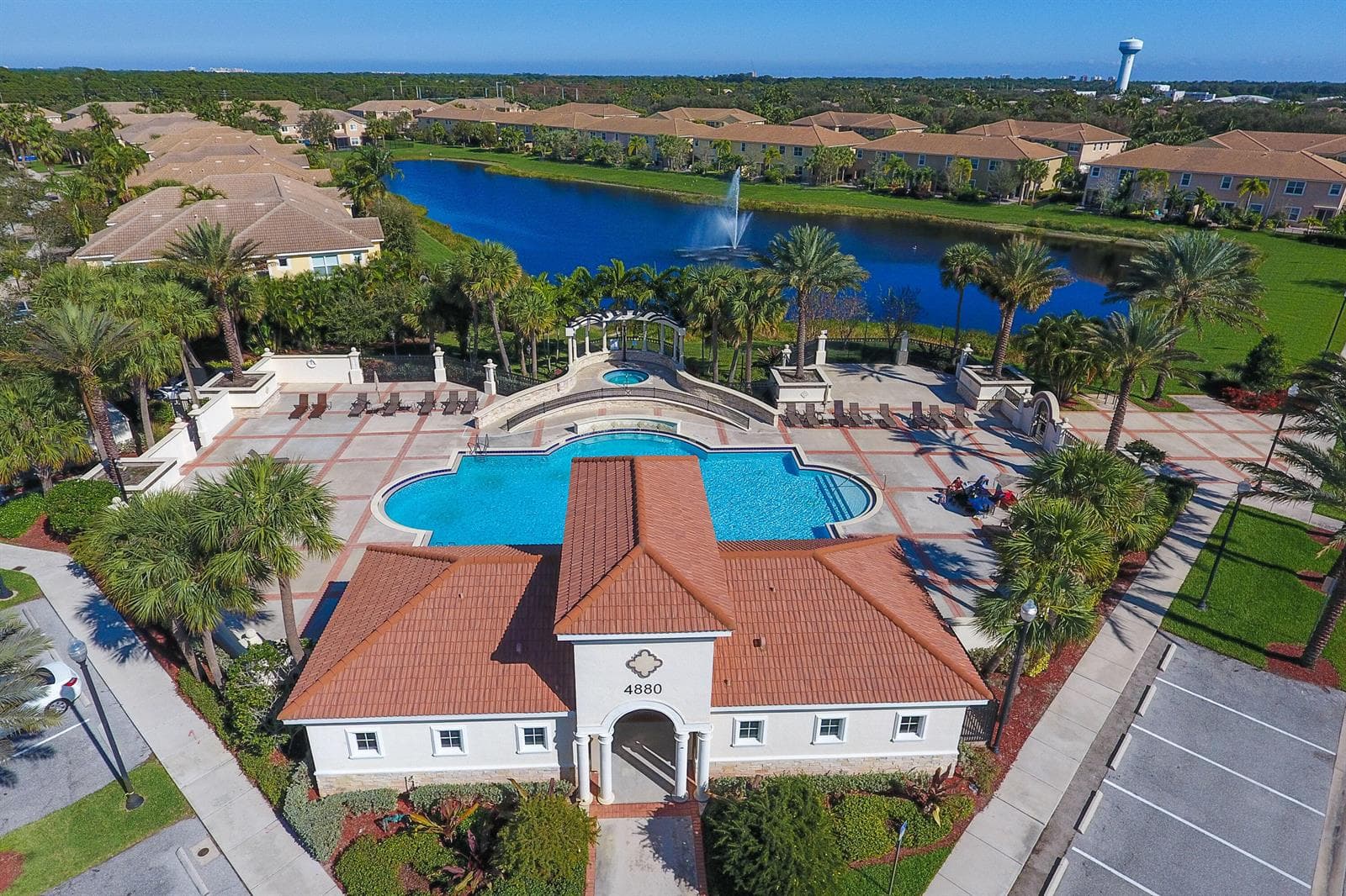 Paloma's Clubhouse Pool:Lake