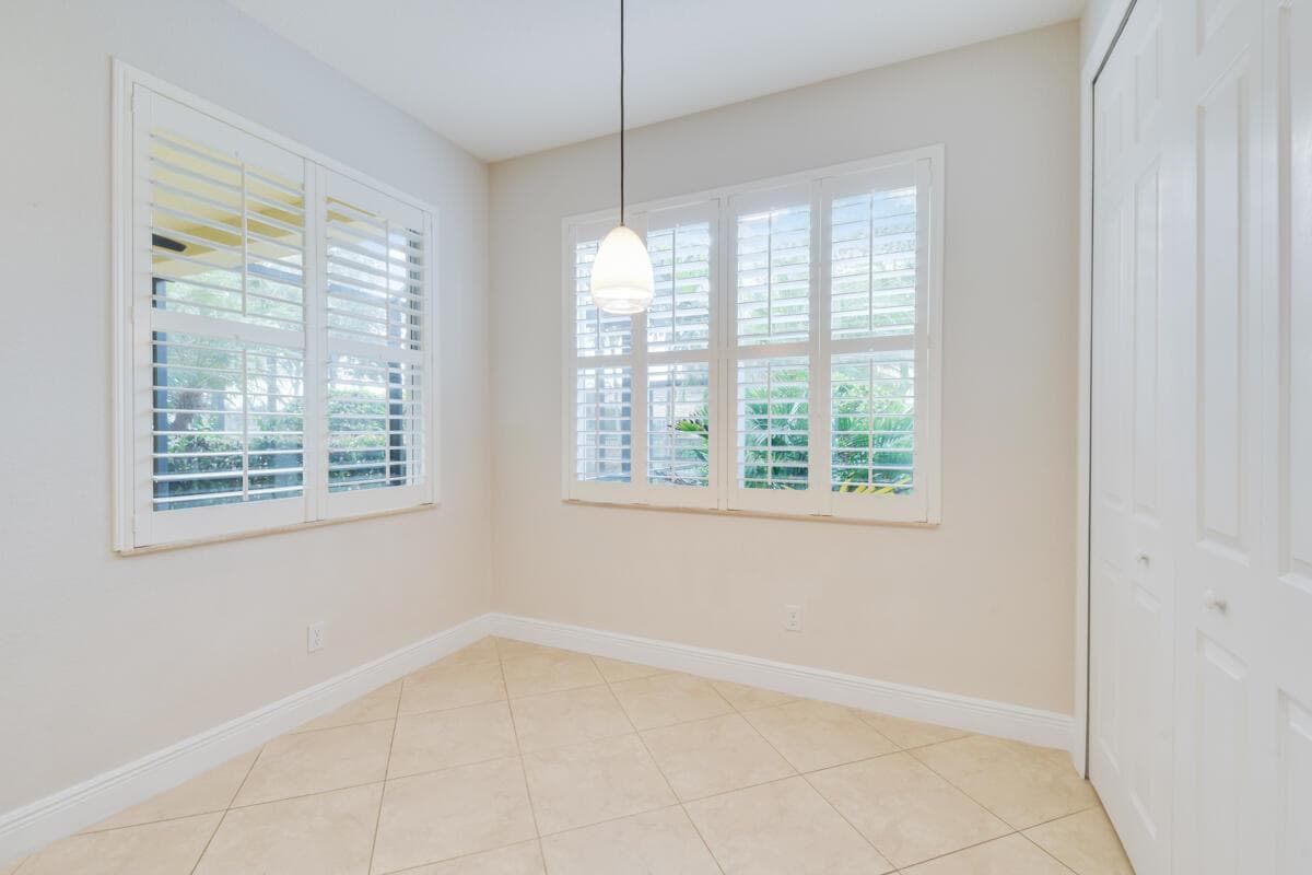 Separate Windowed Breakfast Area