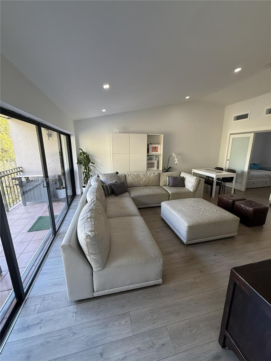 Palm Crest Villas · #208 in Miami - Photo 2