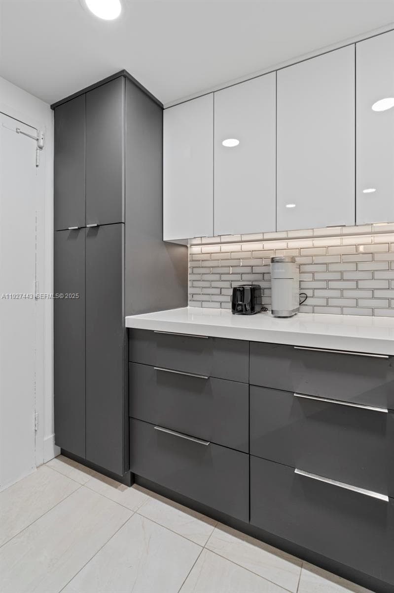PARKER TOWER CONDO · #511 in Hallandale Beach - Photo 7