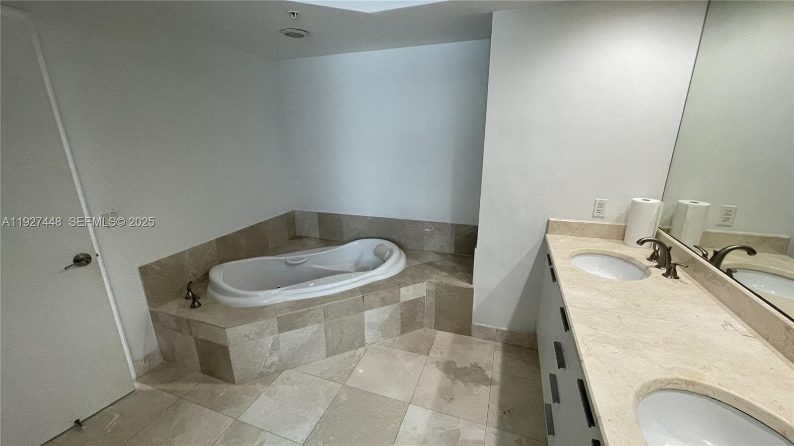 THE OAKS I CONDO · #1901 in North Miami - Photo 10