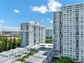 COMMODORE PLAZA CONDO · #2006 in Aventura - Photo 4