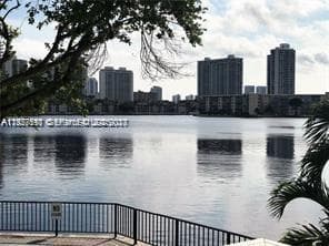 COMMODORE PLAZA CONDO · #2006 in Aventura - Photo 8