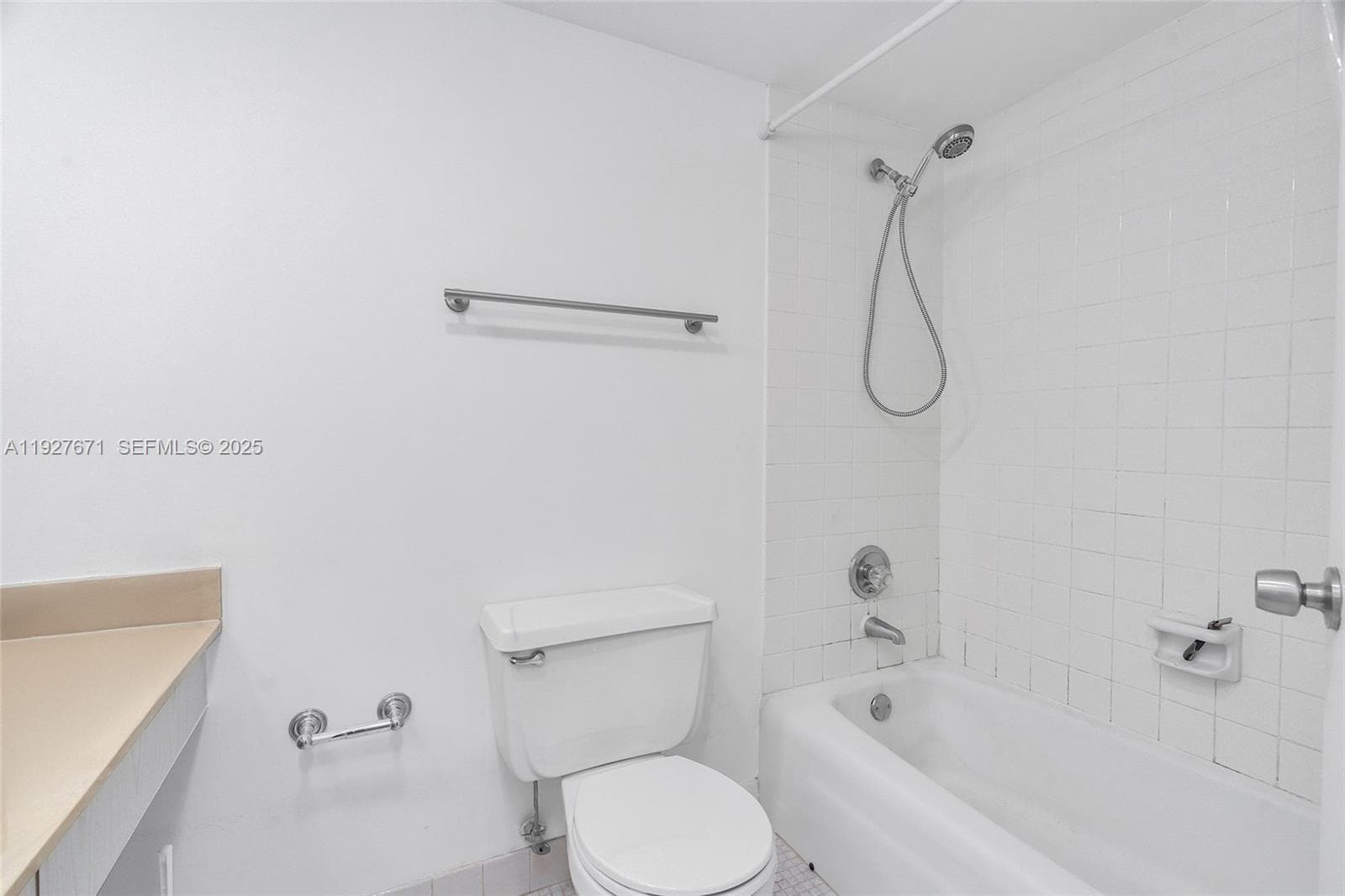 WINSTON TOWERS 200 · #2115 in Sunny Isles Beach - Photo 23