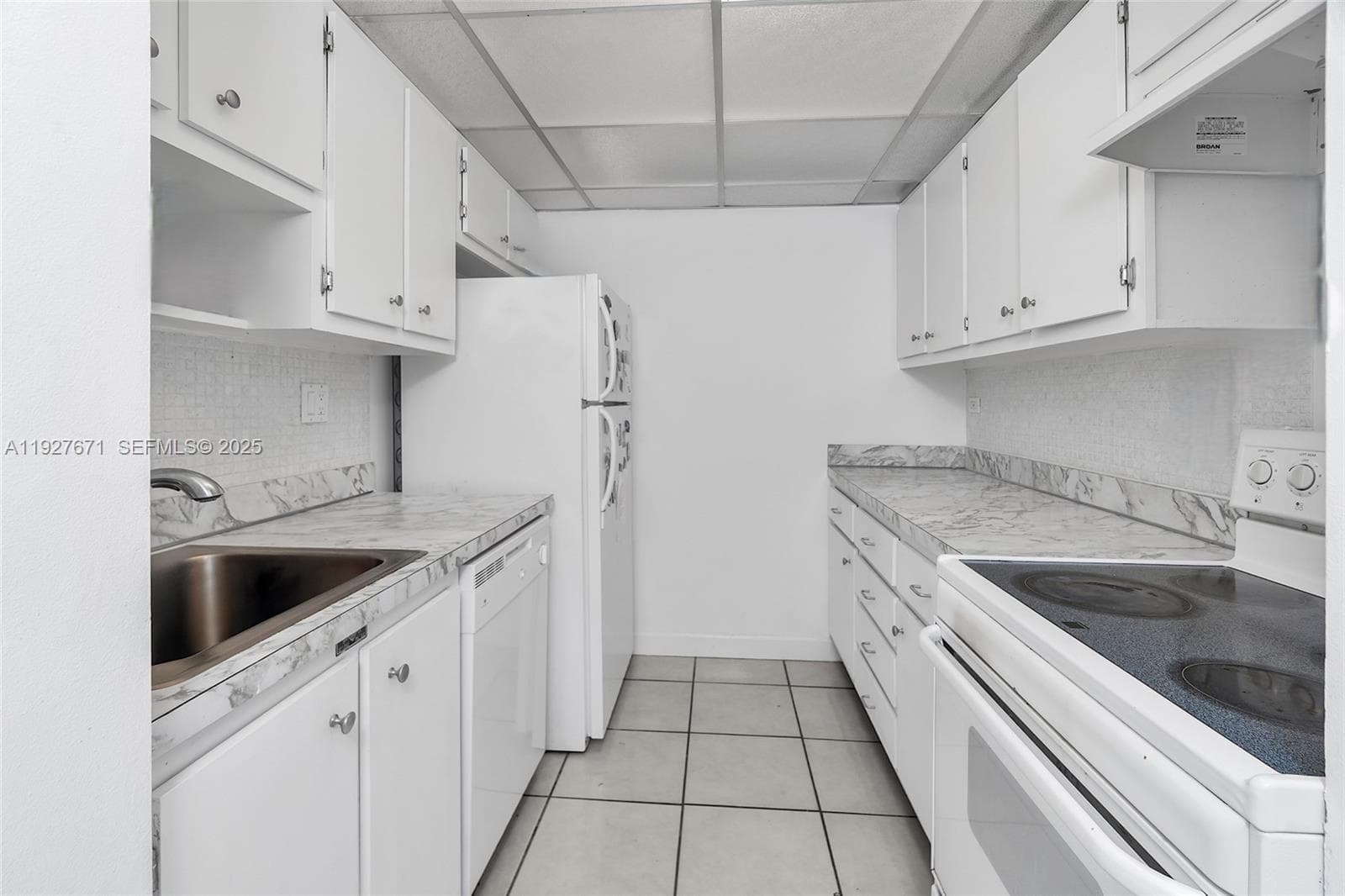 WINSTON TOWERS 200 · #2115 in Sunny Isles Beach - Photo 17