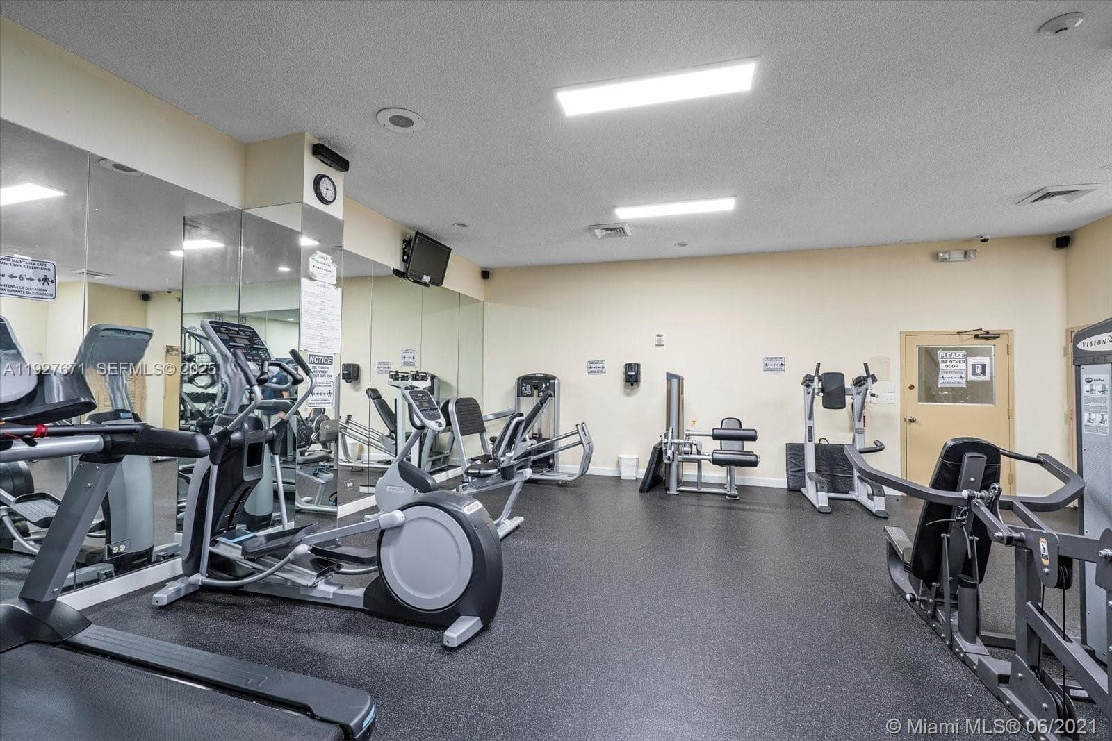 WINSTON TOWERS 200 · #2115 in Sunny Isles Beach - Photo 30