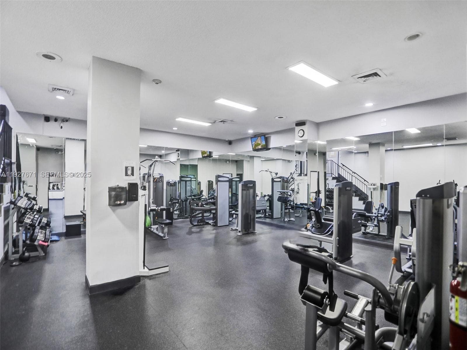 WINSTON TOWERS 200 · #2115 in Sunny Isles Beach - Photo 29