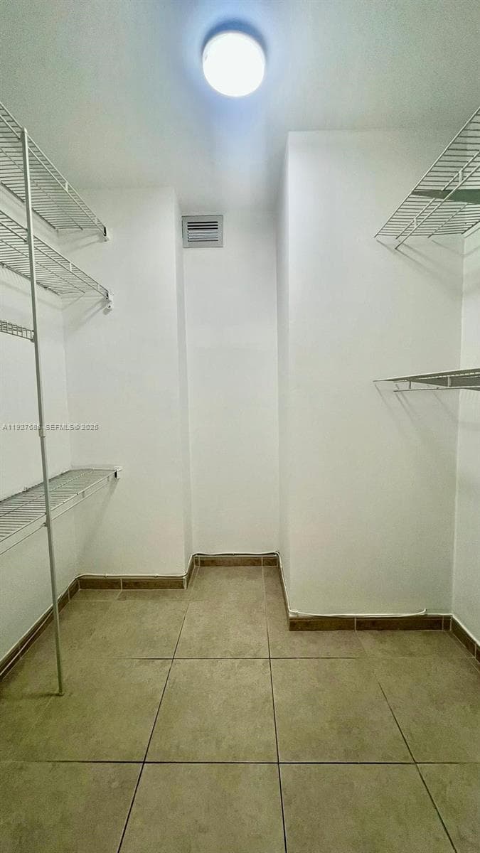 walk-in closet