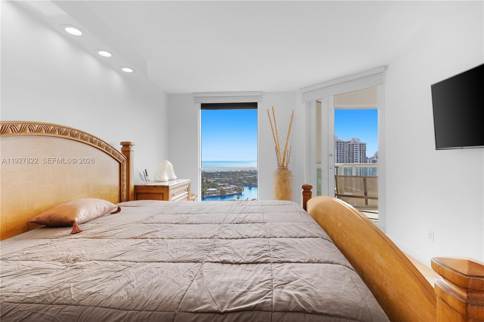 SOUTH TOWER AT THE POINT · #2310 in Aventura - Photo 24