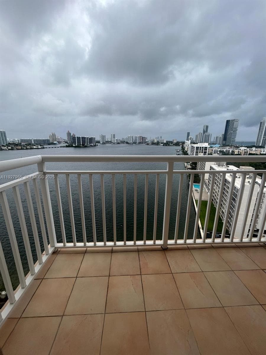 WINSTON TOWERS 200 · #1820 in Sunny Isles Beach - Photo 13