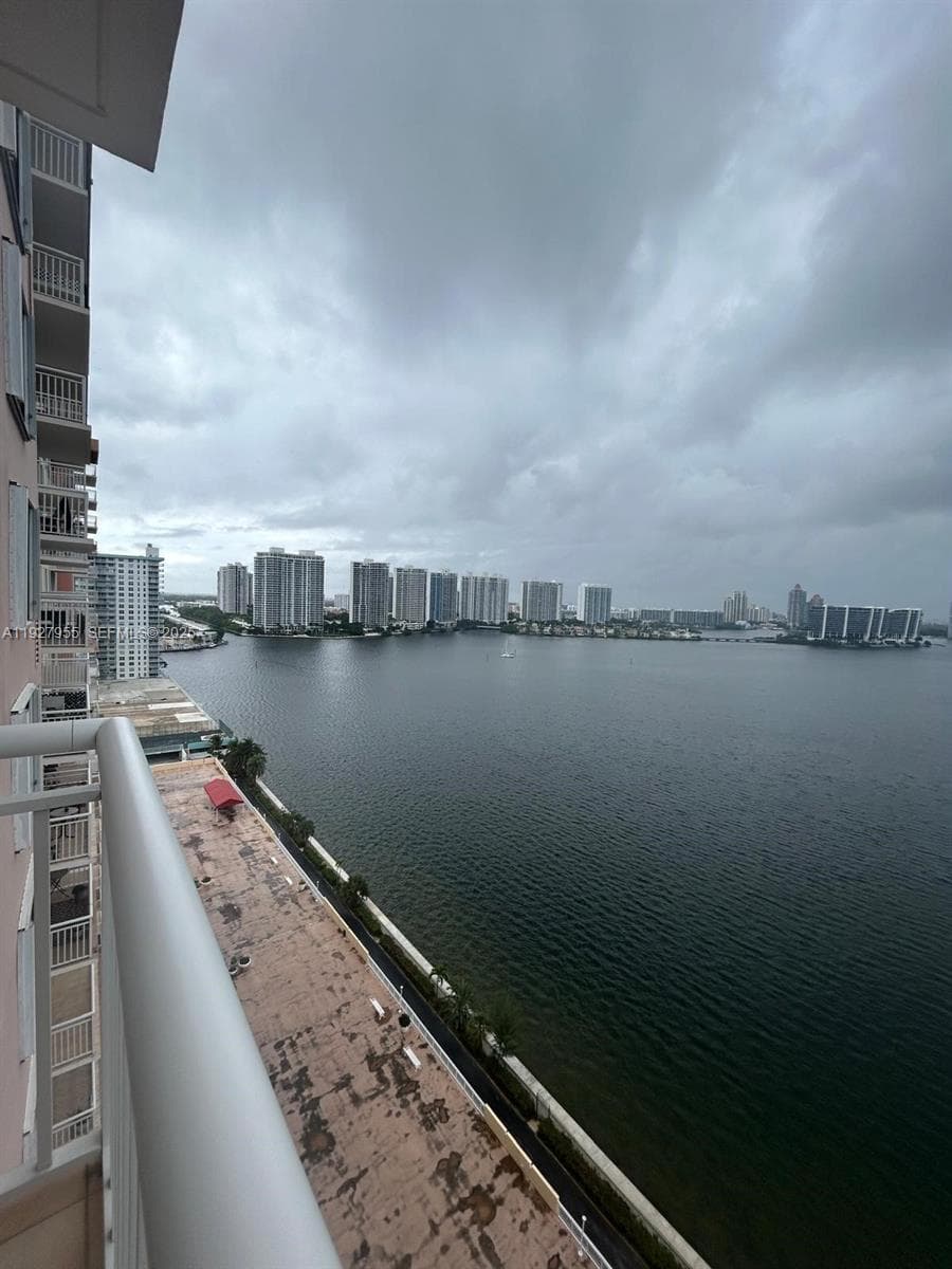 WINSTON TOWERS 200 · #1820 in Sunny Isles Beach - Photo 14
