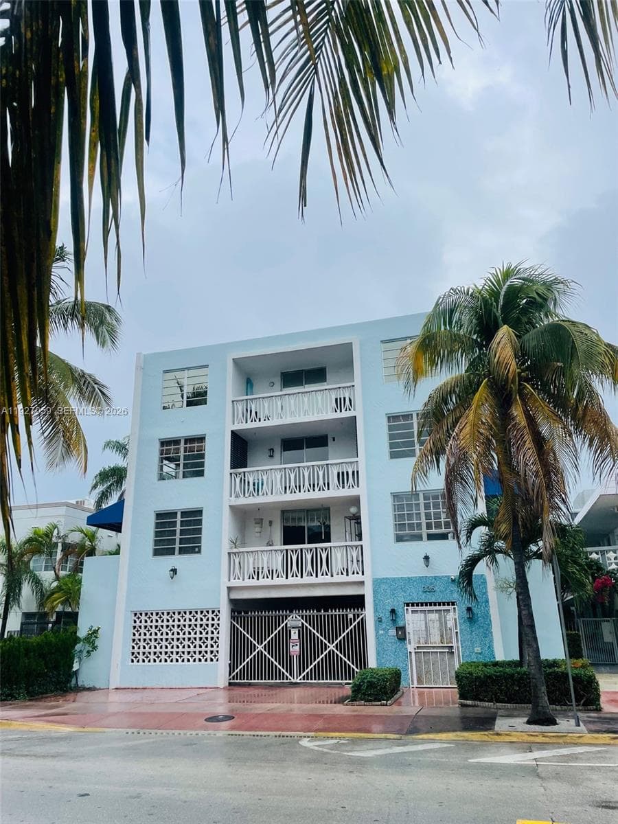 COLLINS VIEW CONDO · #302 in Miami Beach - Photo 1