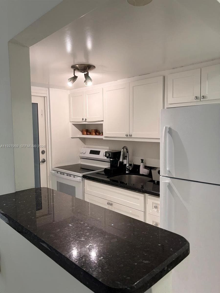 COLLINS VIEW CONDO · #302 in Miami Beach - Photo 18