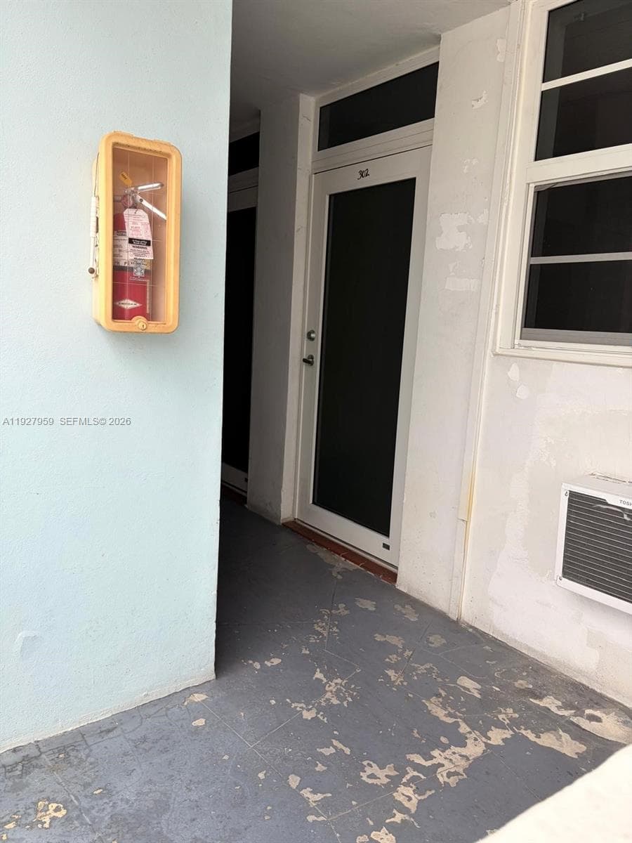 COLLINS VIEW CONDO · #302 in Miami Beach - Photo 4