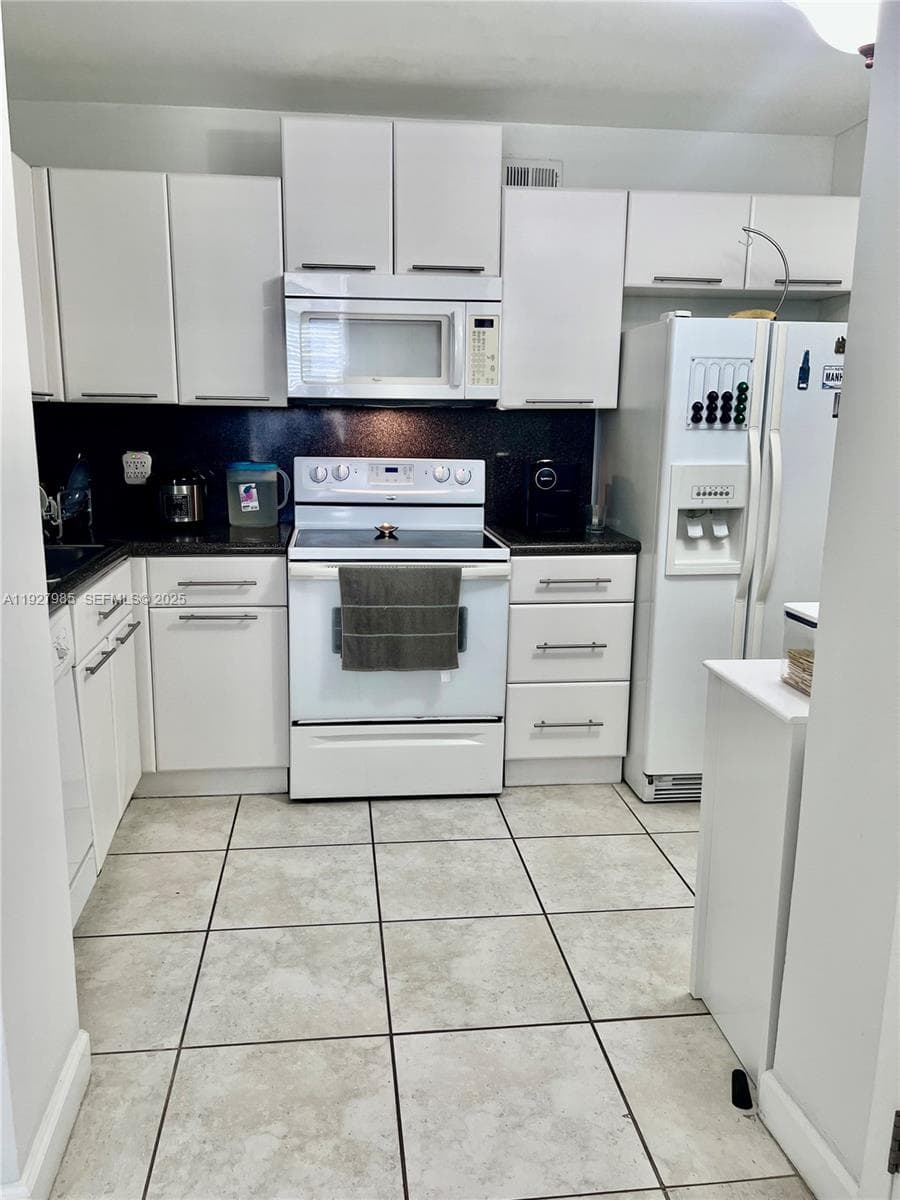Villa Vista · #203 in Miami Beach - Photo 5