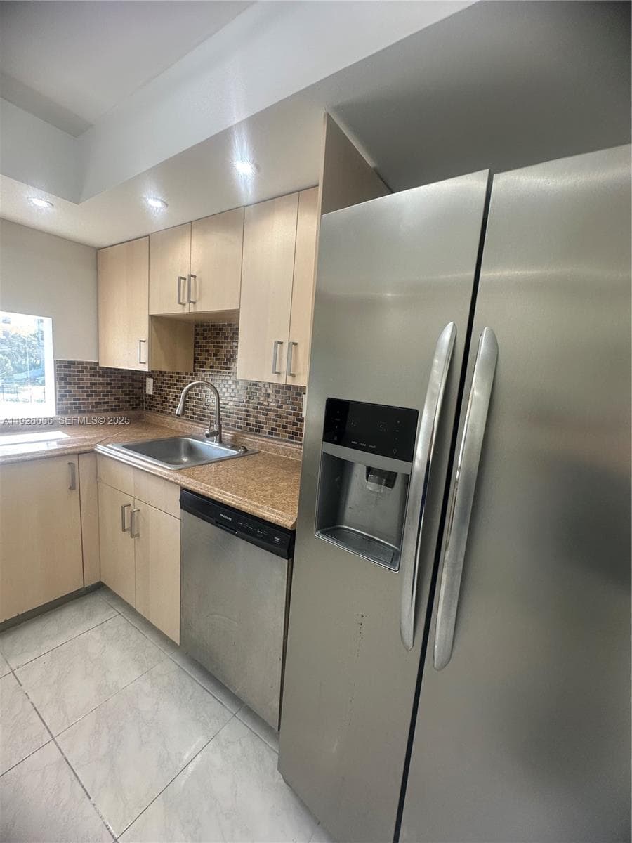 CARIBBEAN BREEZE CONDO · #254 in Sunny Isles Beach - Photo 6