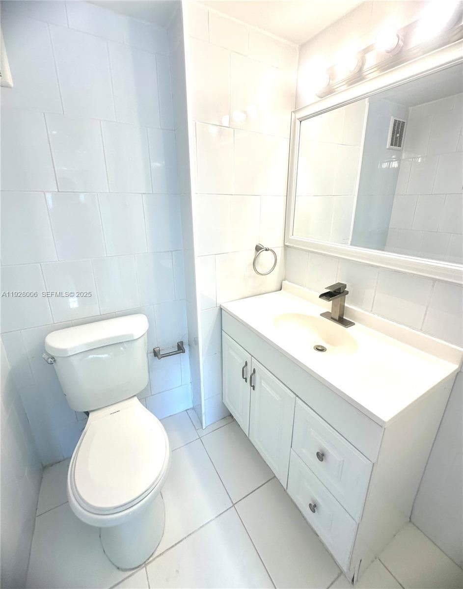 CARIBBEAN BREEZE CONDO · #254 in Sunny Isles Beach - Photo 7