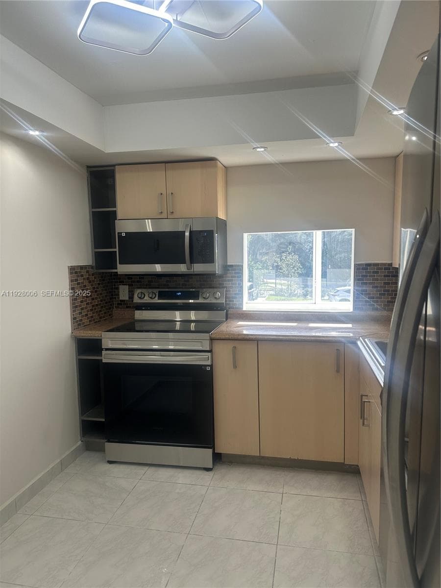 CARIBBEAN BREEZE CONDO · #254 in Sunny Isles Beach - Photo 36