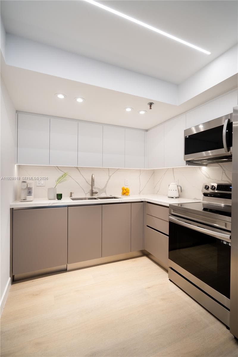WATERVIEW CONDO · #231 in Aventura - Photo 11