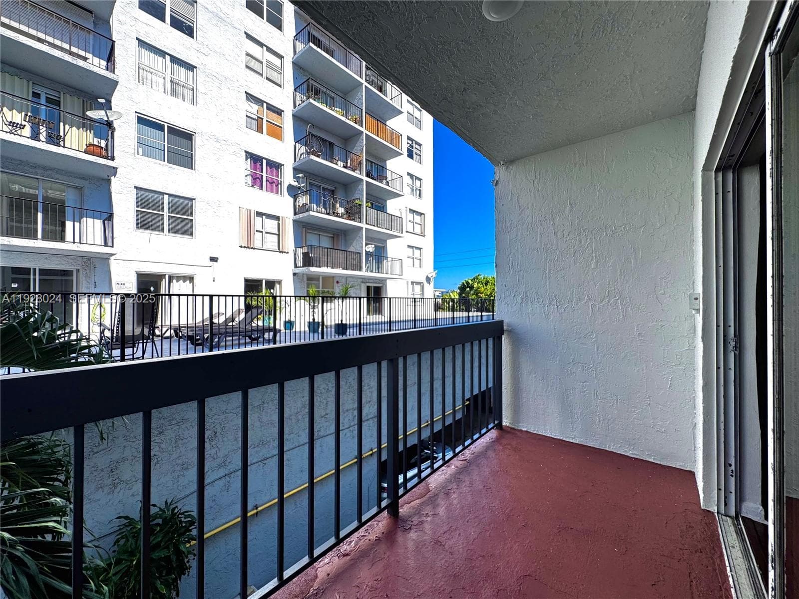 WEST OAKS CONDO · #302 in Miami Beach - Photo 17