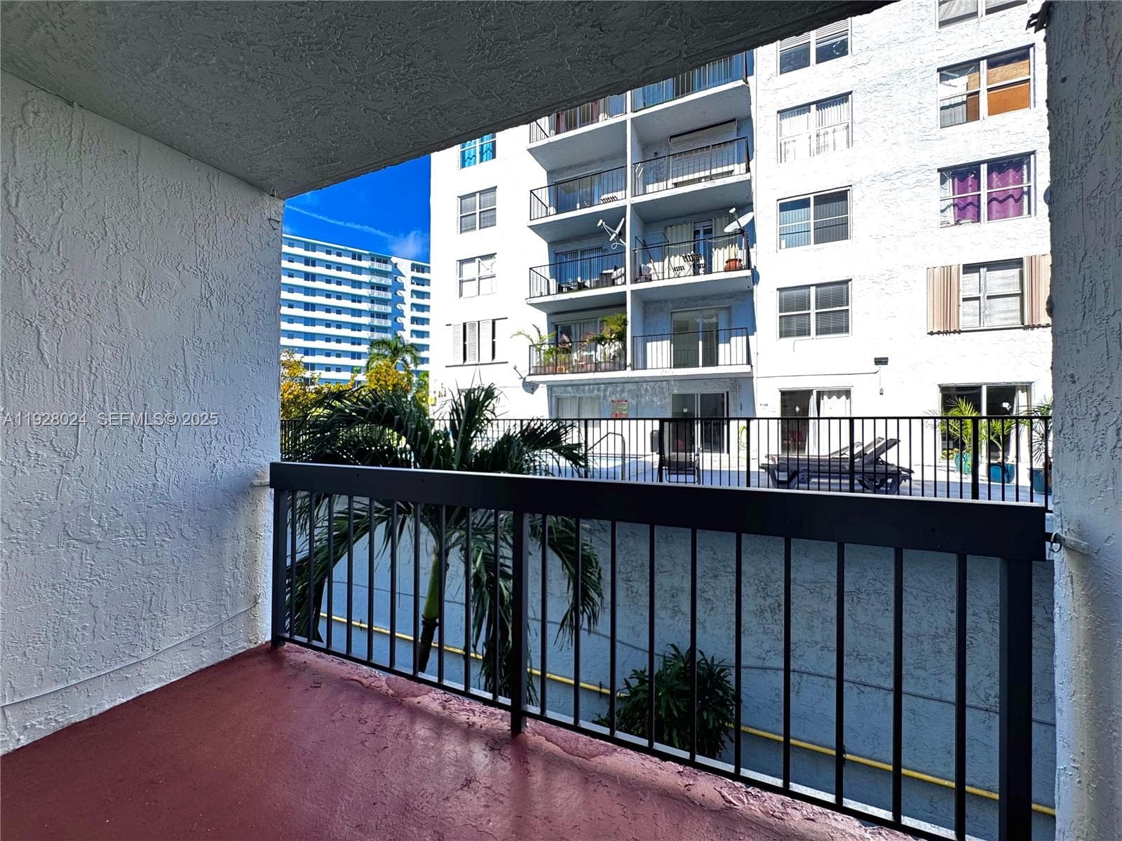 WEST OAKS CONDO · #302 in Miami Beach - Photo 16