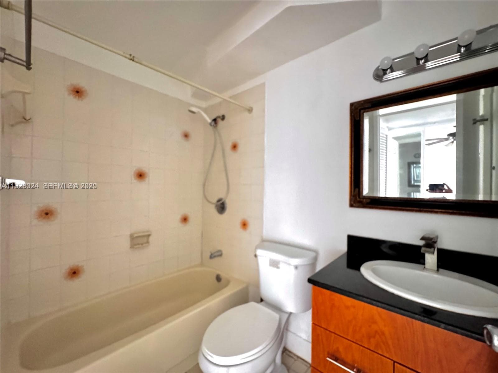 WEST OAKS CONDO · #302 in Miami Beach - Photo 14