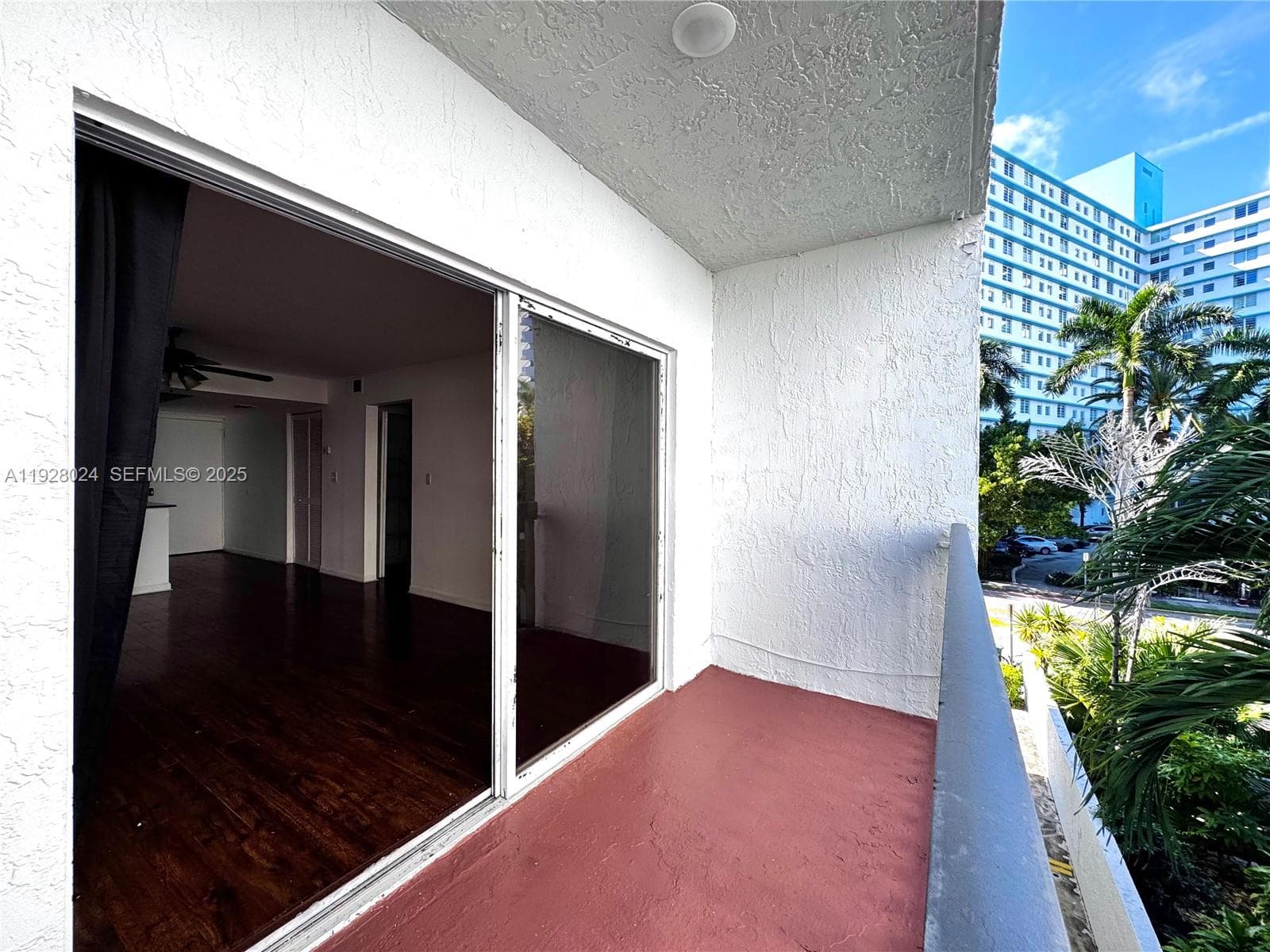 WEST OAKS CONDO · #302 in Miami Beach - Photo 18