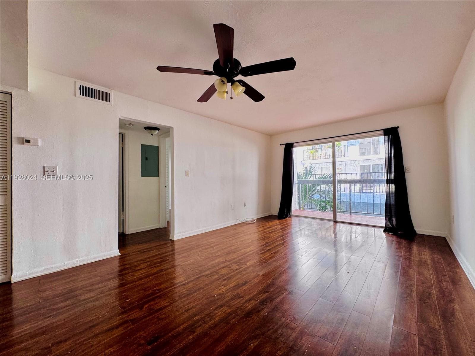 WEST OAKS CONDO · #302 in Miami Beach - Photo 4