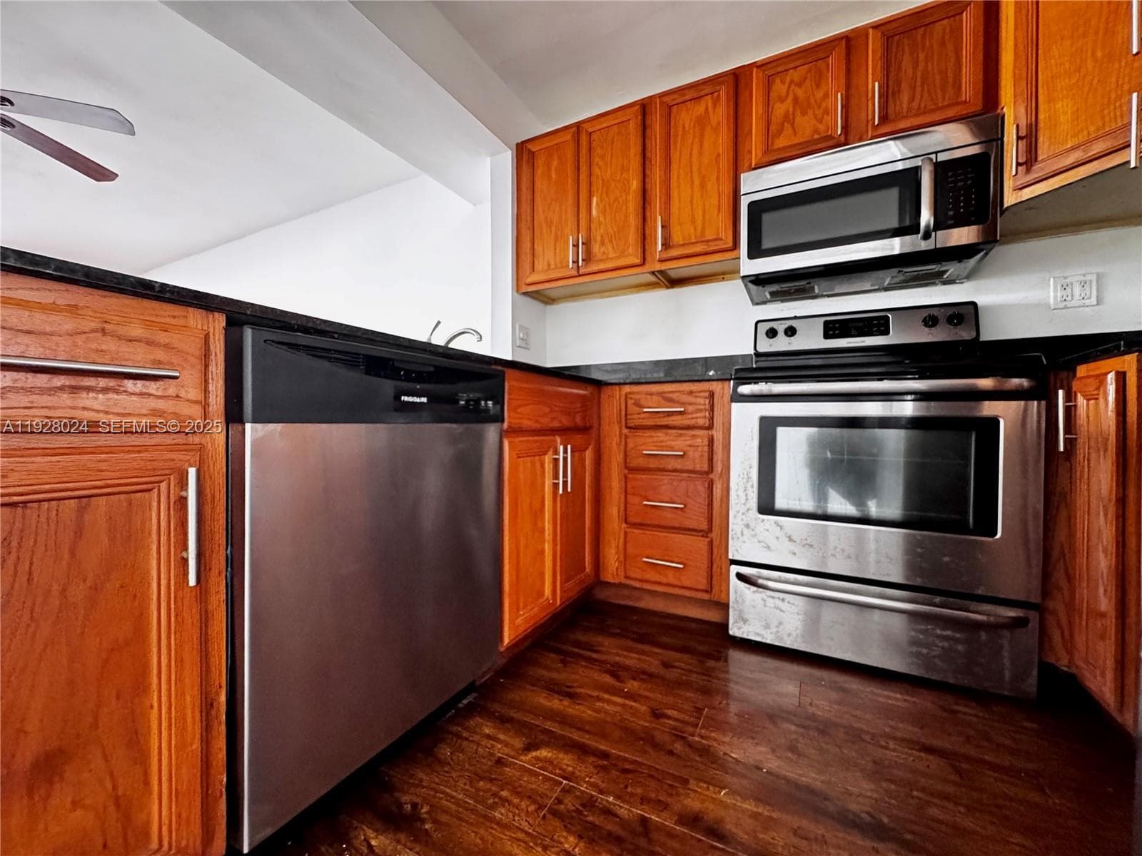 WEST OAKS CONDO · #302 in Miami Beach - Photo 8