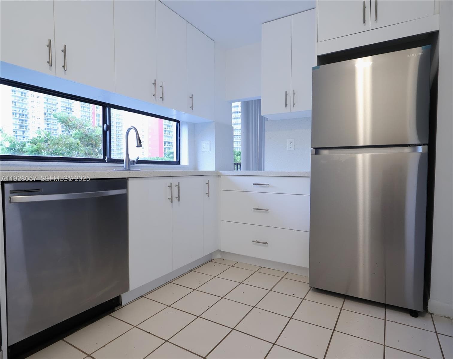 PLAZA OF AMERICAS CONDO P · #517 in Sunny Isles Beach - Photo 5
