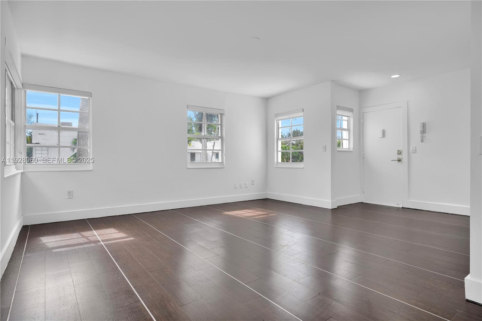 ALOHA CONDO · #204 in Miami Beach - Photo 2