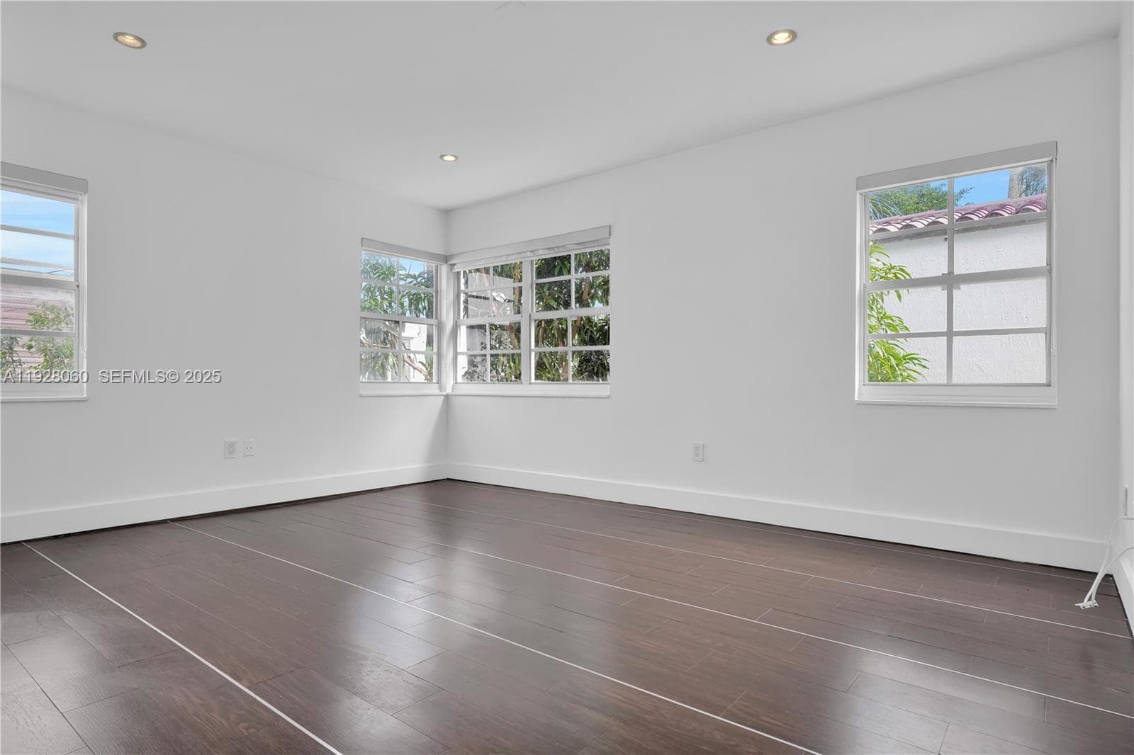 ALOHA CONDO · #204 in Miami Beach - Photo 7