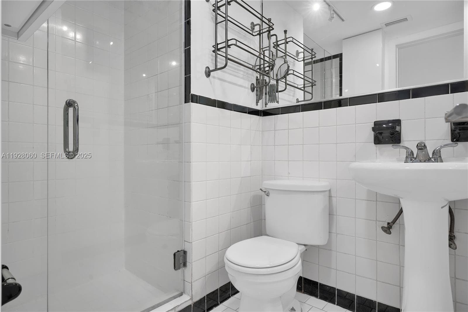 ALOHA CONDO · #204 in Miami Beach - Photo 9