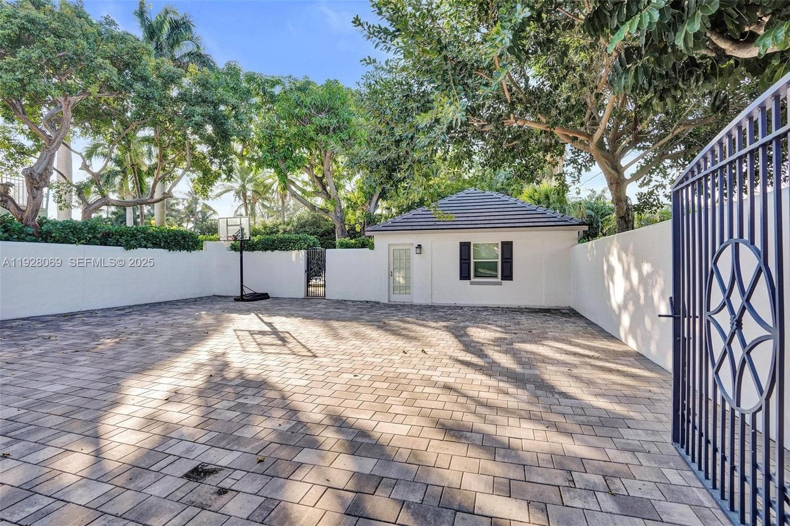 1281 Banyan Rd photo 10