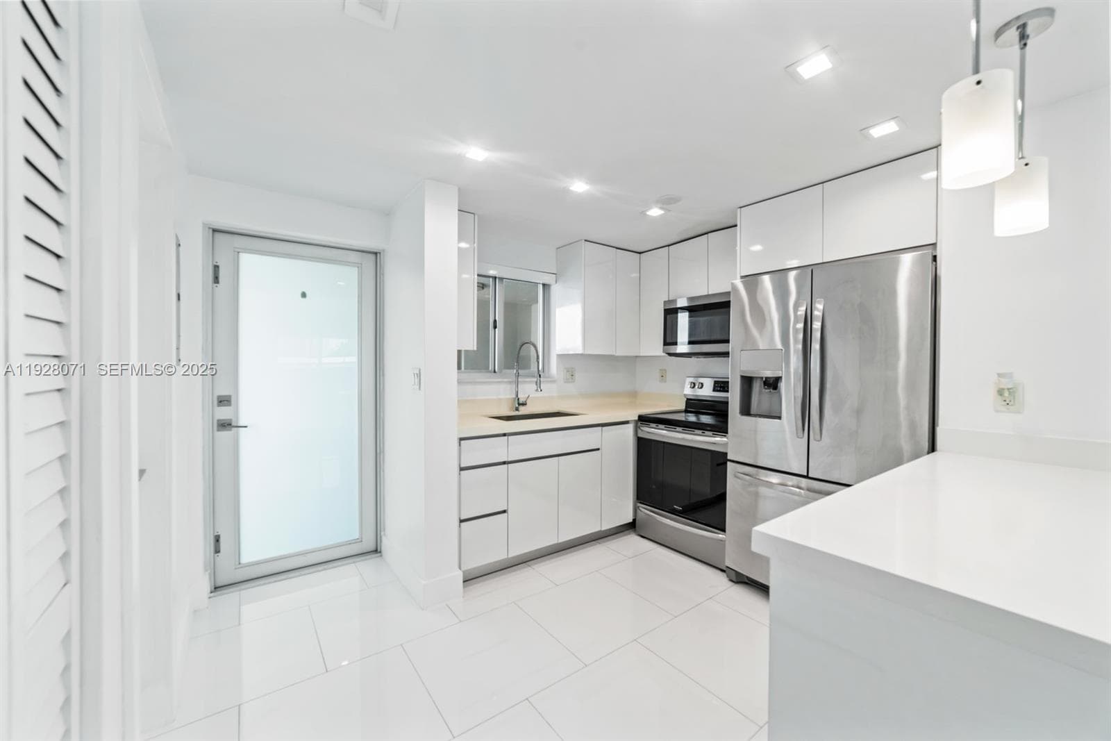 Enclave Shores Condo · #34 in North Miami Beach - Photo 6