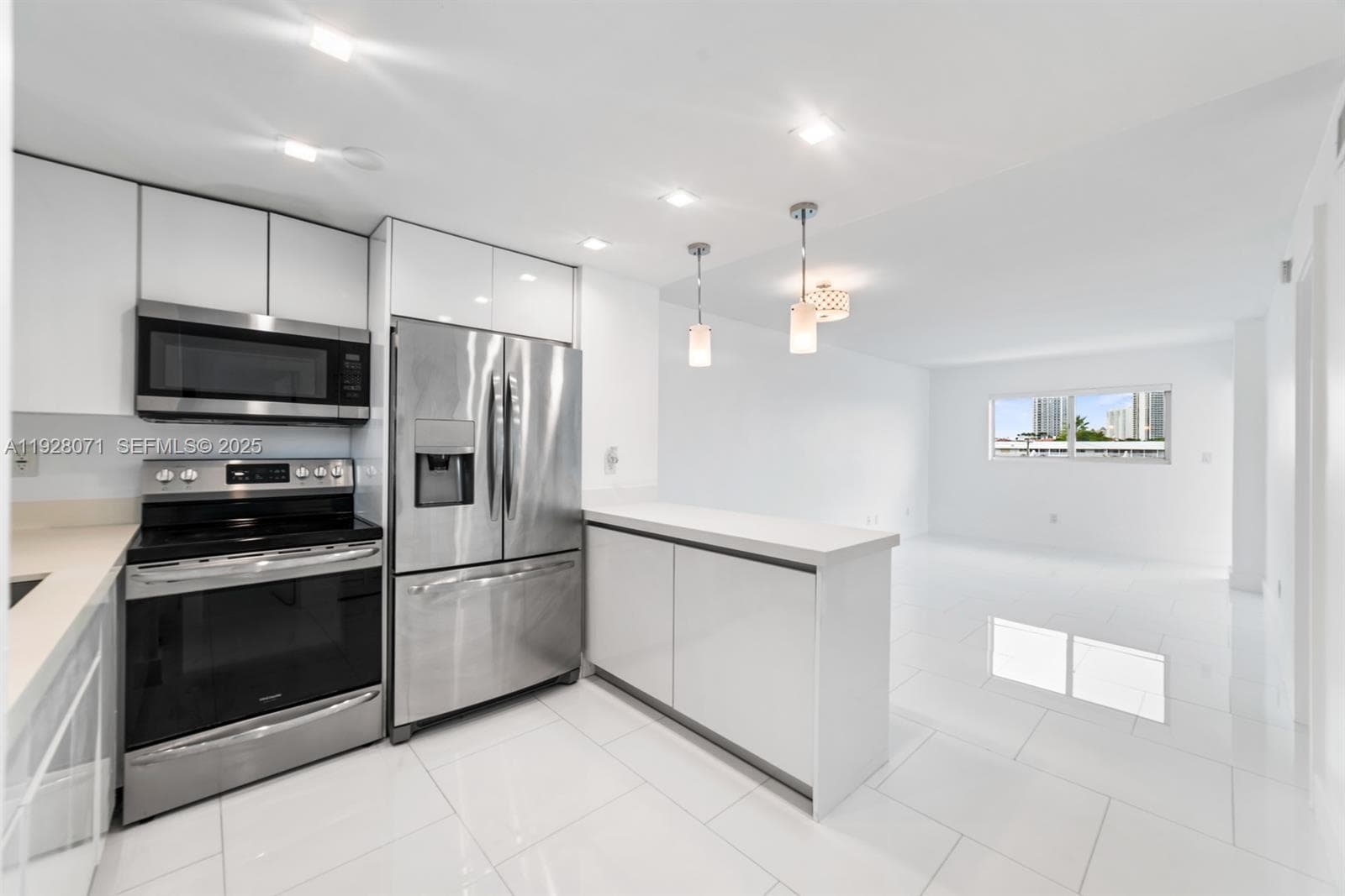 Enclave Shores Condo · #34 in North Miami Beach - Photo 7