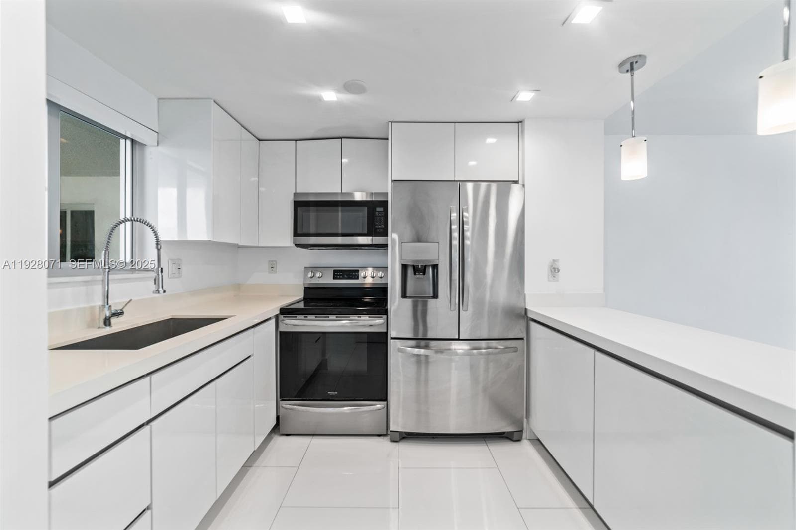 Enclave Shores Condo · #34 in North Miami Beach - Photo 8