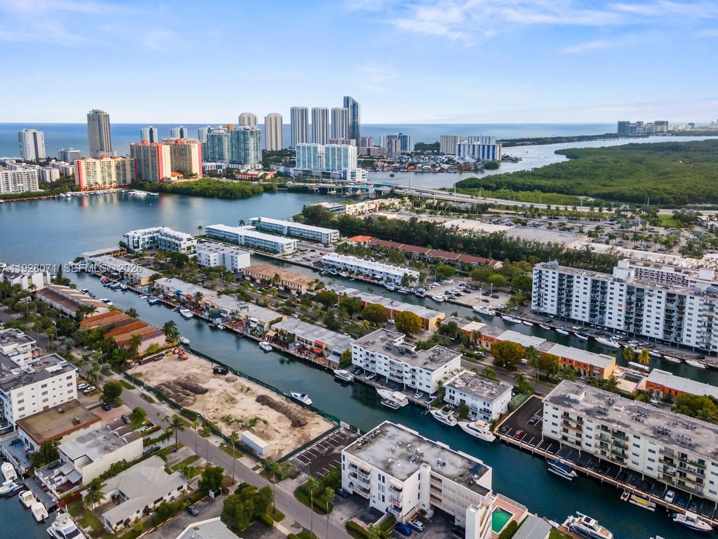 Enclave Shores Condo · #34 in North Miami Beach - Photo 25