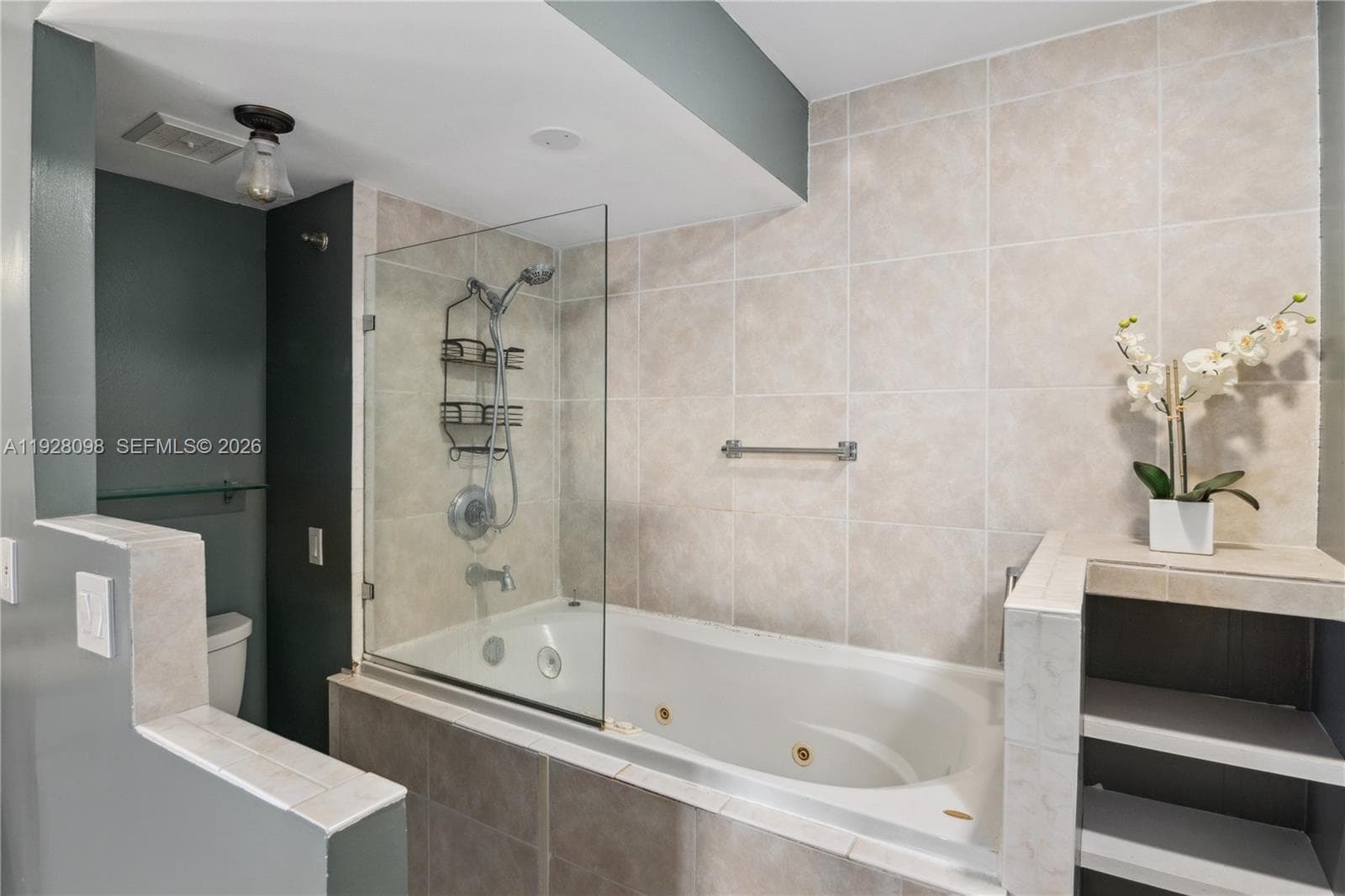 OCEAN VIEW TOWERS CONDO · #1012 in Hallandale Beach - Photo 17