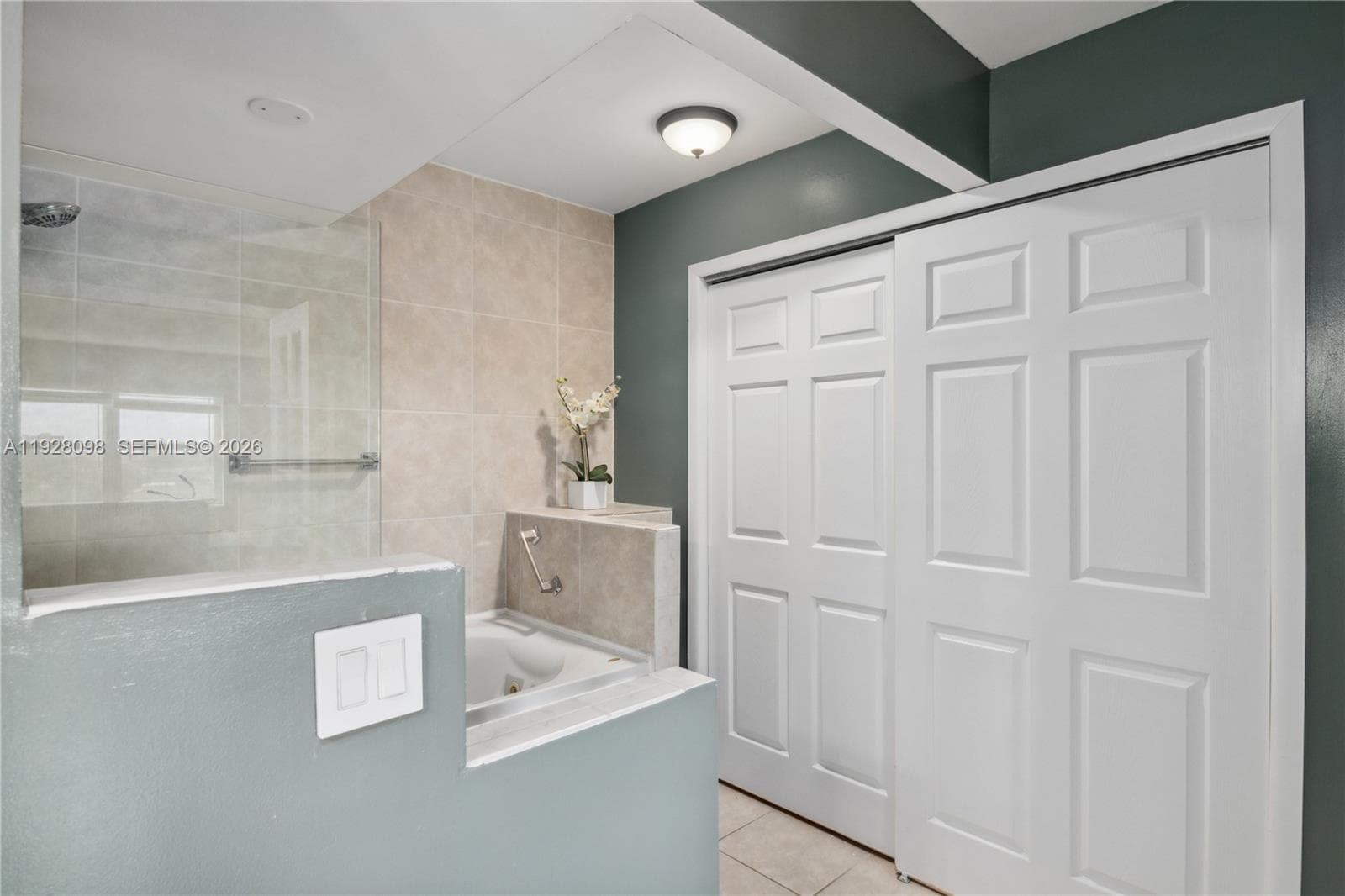 OCEAN VIEW TOWERS CONDO · #1012 in Hallandale Beach - Photo 16
