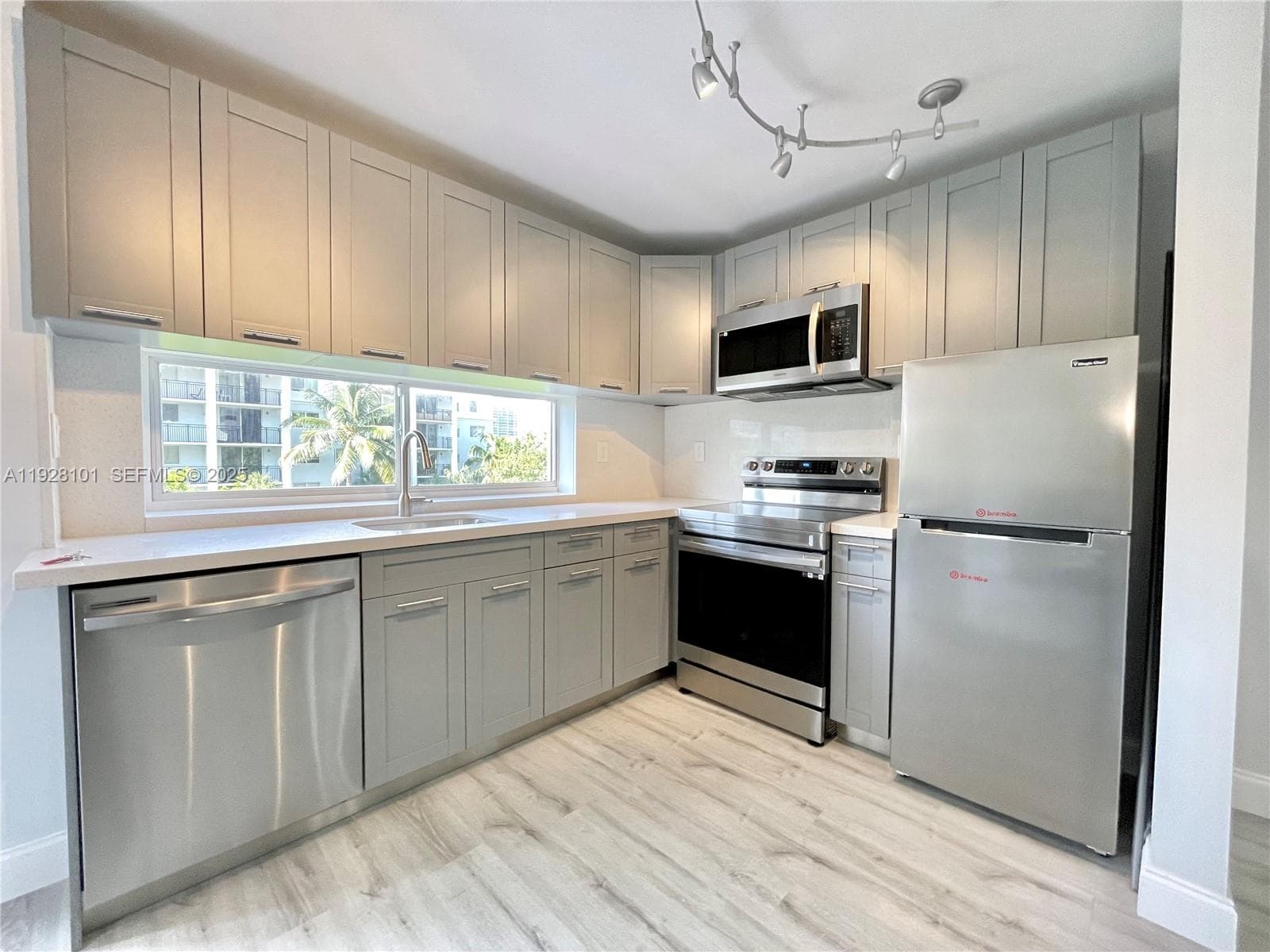 PLAZA OF AMERICAS CONDO P · #410 in Sunny Isles Beach - Photo 3