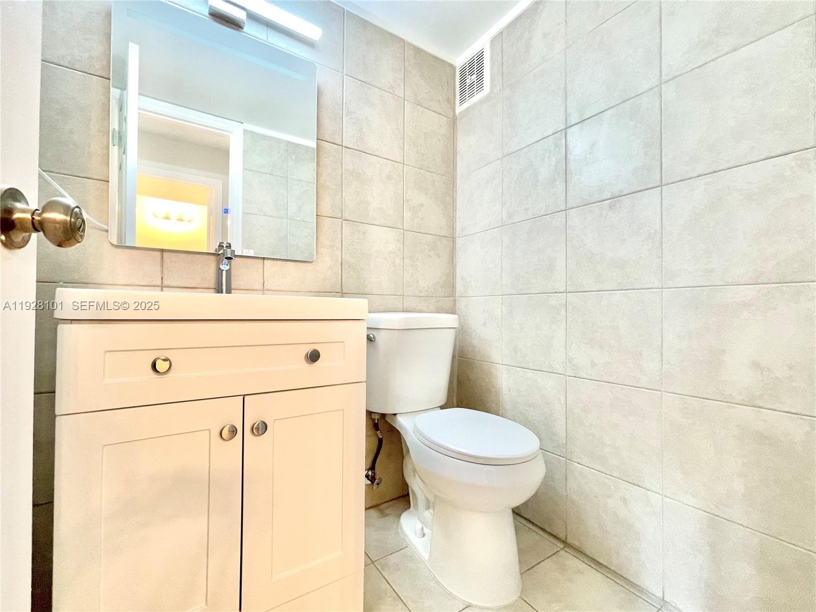 PLAZA OF AMERICAS CONDO P · #410 in Sunny Isles Beach - Photo 28