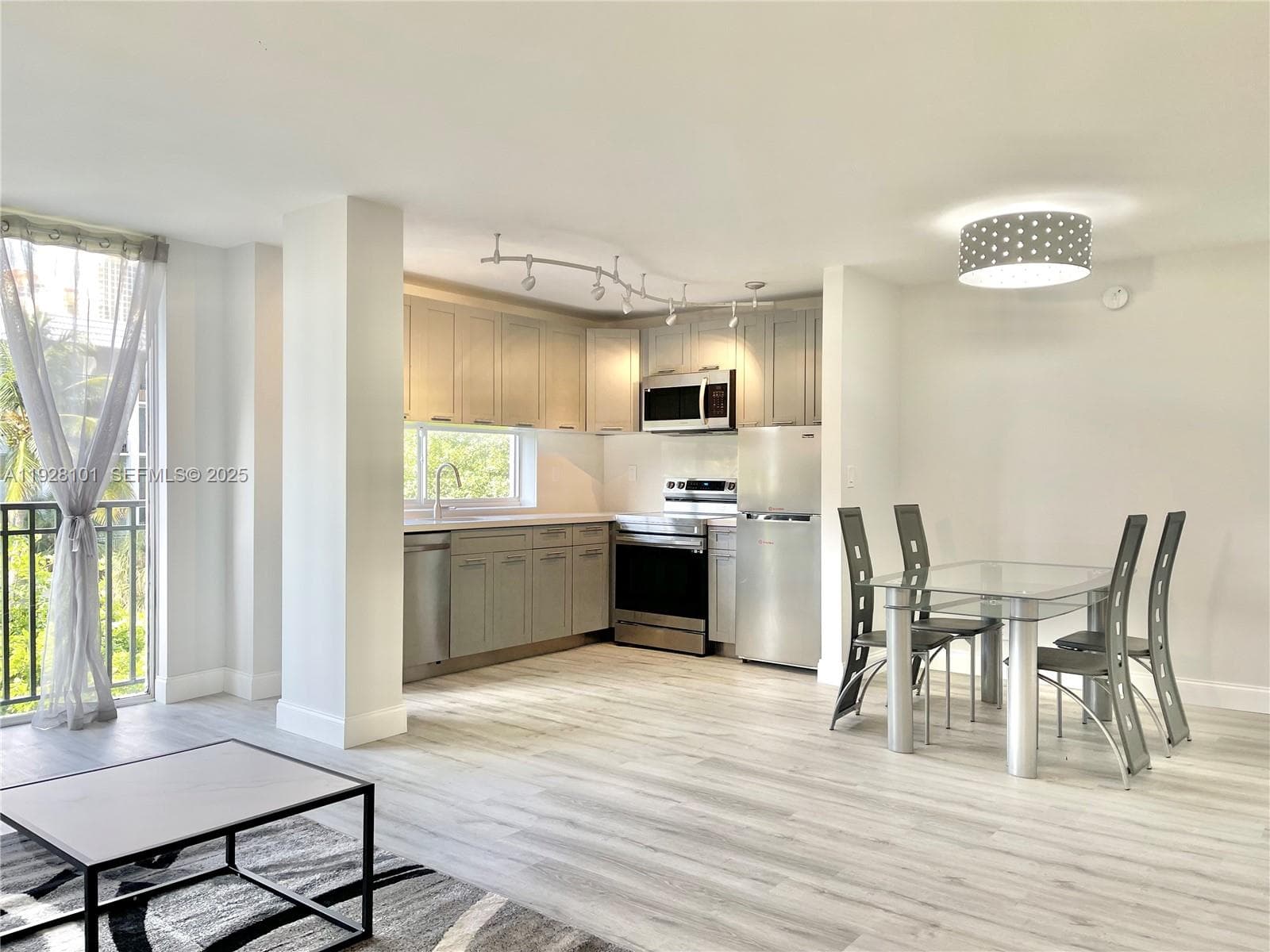 PLAZA OF AMERICAS CONDO P · #410 in Sunny Isles Beach - Photo 24