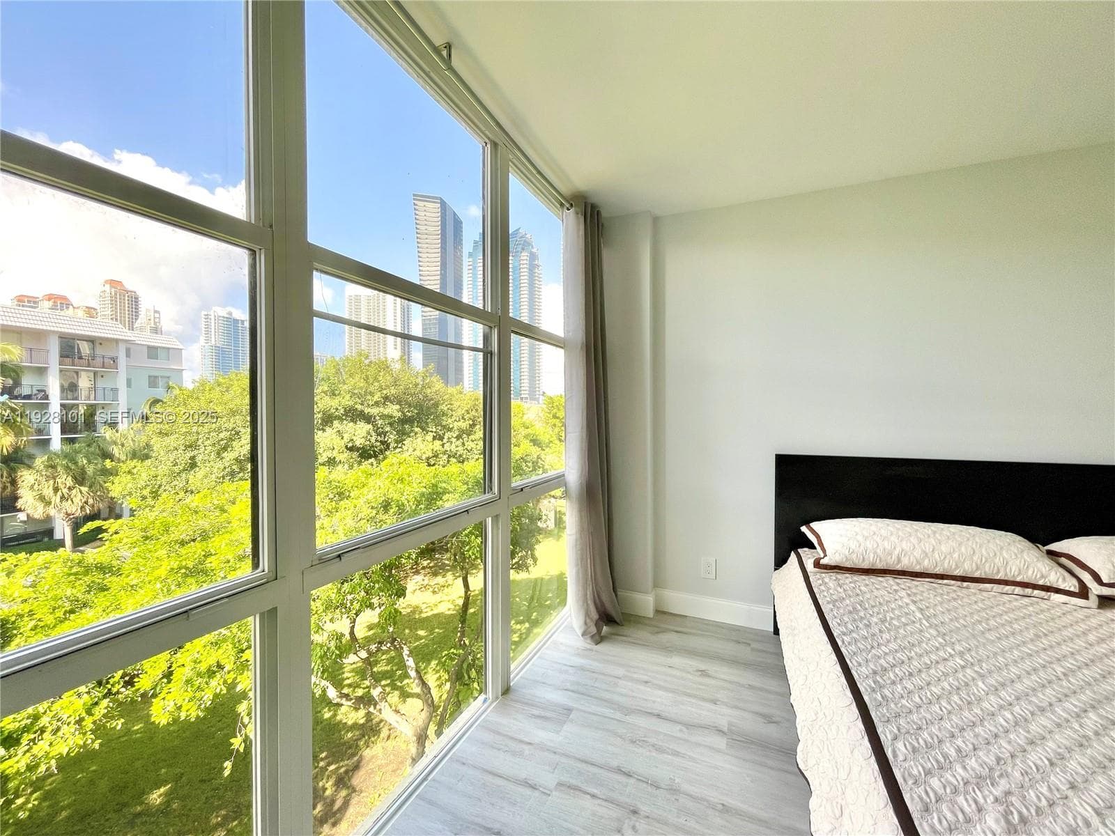 PLAZA OF AMERICAS CONDO P · #410 in Sunny Isles Beach - Photo 11