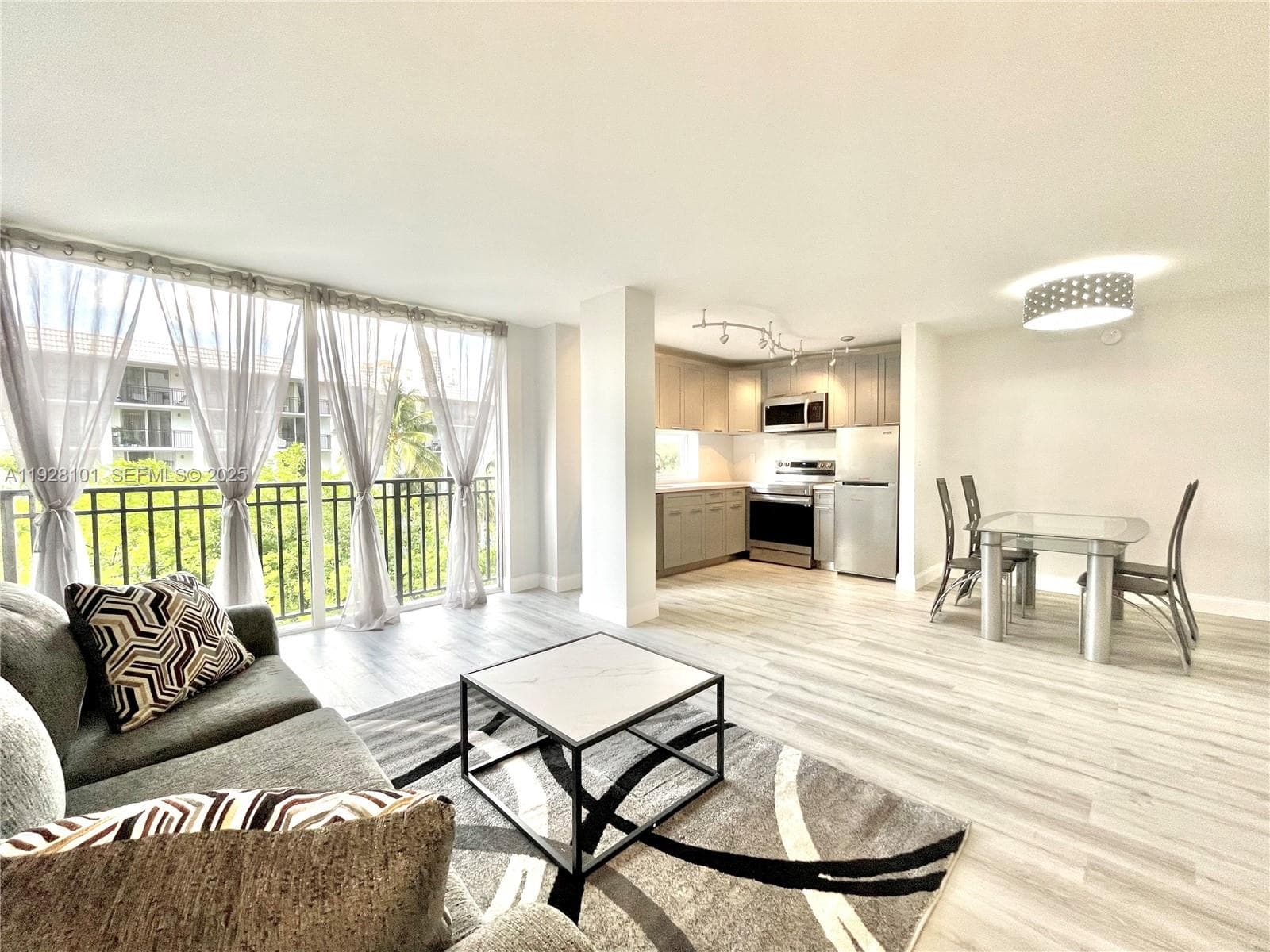 PLAZA OF AMERICAS CONDO P · #410 in Sunny Isles Beach - Photo 25