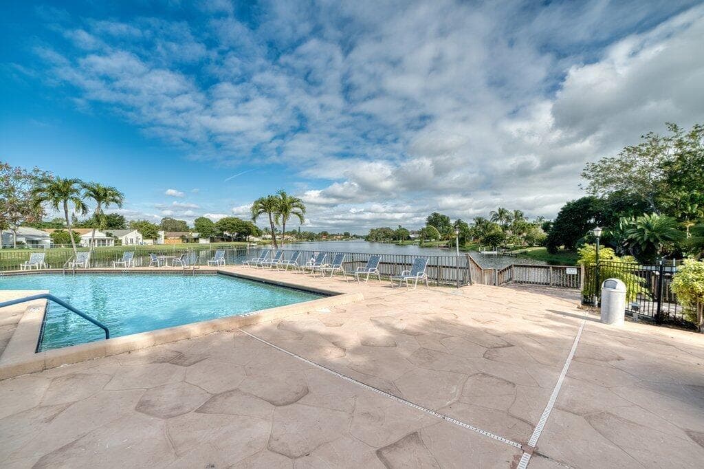 Community Pool to Dock