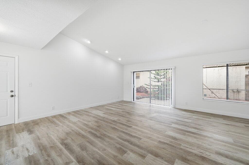 Living Room R