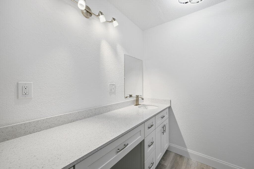 Primary Bathroom R